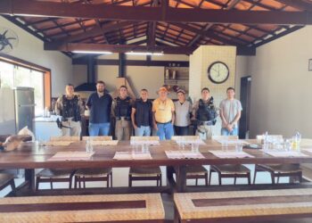 Polícia Militar discute ampliação do sistema “Olho Vivo” com prefeito e produtores rurais de Itapecerica