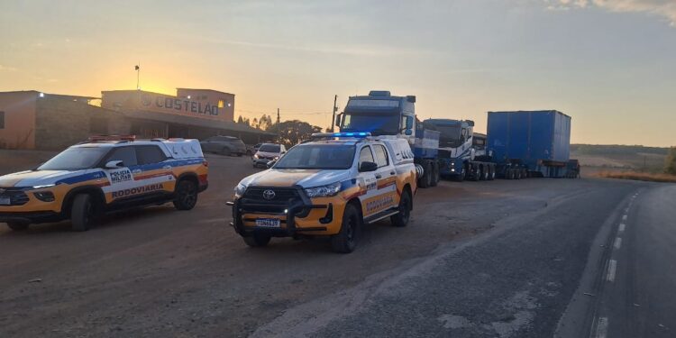 Operação de escolta de carga especial causa lentidão na BR-354