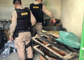 Polícia Militar fiscaliza estabelecimento de sucatas em São Sebastião do Oeste