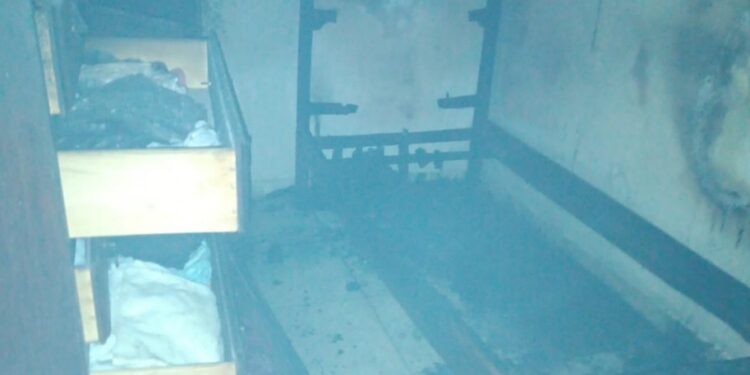 Incêndio atinge quarto de residência e mobiliza Corpo de Bombeiros em Formiga