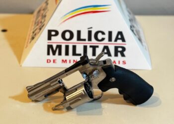 Polícia Militar apreende simulacro de arma de fogo em Formiga