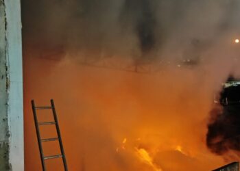 Incêndio atinge depósito de capas de celular no bairro Vila Didi em Formiga