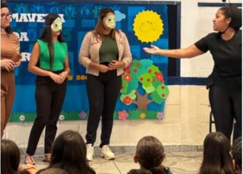 Bolsistas do PIBID encantam com teatro inspirado em fábula de Ruth Rocha
