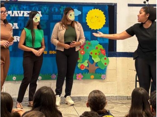 Bolsistas do PIBID encantam com teatro inspirado em fábula de Ruth Rocha