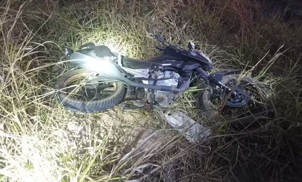 Motociclista morre ao cair em buraco após perder controle da moto na MG-423