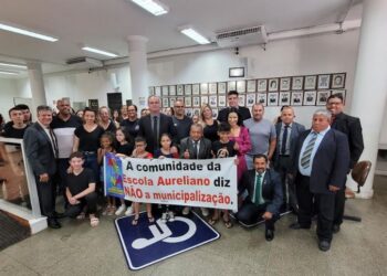 Câmara promulga lei em defesa da Escola Aureliano Rodrigues Nunes