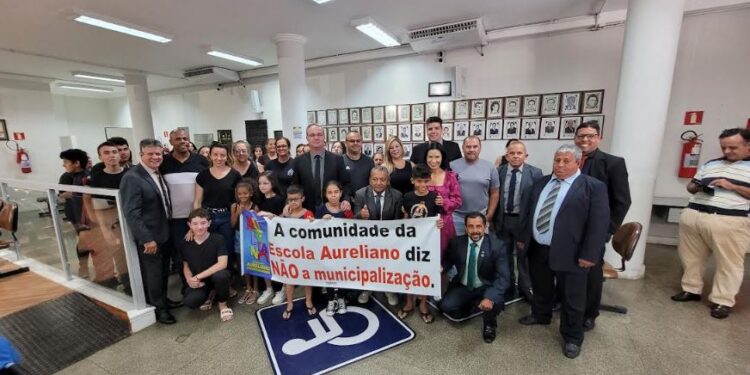 Câmara promulga lei em defesa da Escola Aureliano Rodrigues Nunes