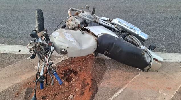 Motociclista e passageira morrem em batida com carro na BR-262