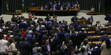 Câmara federal aprova isenção do IR para quem ganha até R$ 5 mil