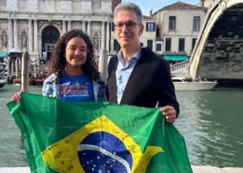 Na Itália, comitiva do Governo de Minas conhece realidade de estudante selecionada pelo Passaporte Mineiro do Conhecimento