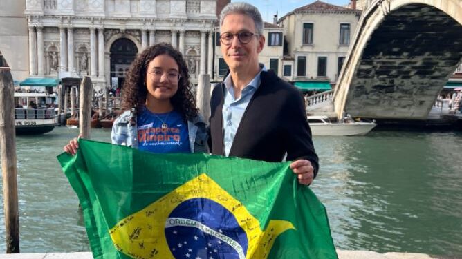 Na Itália, comitiva do Governo de Minas conhece realidade de estudante selecionada pelo Passaporte Mineiro do Conhecimento