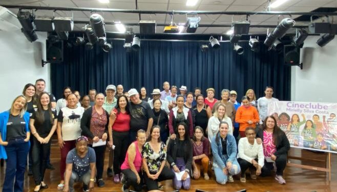 Ação do CREAS Formiga valoriza a pessoa idosa por meio da cultura e do cinema
