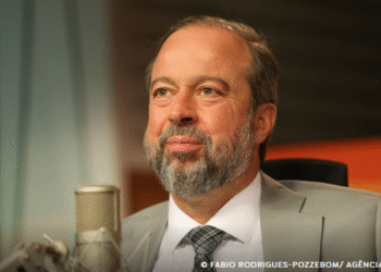 Não precisaremos do horário de verão neste ano, diz Alexandre Silveira