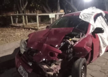 Acidente entre dois veículos deixa idosos feridos no Centro de Formiga