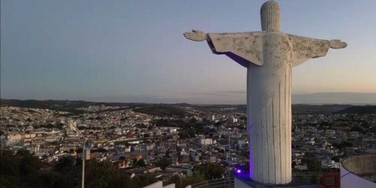 Mirante do Cristo em Formiga: vista panorâmica, história e fé no alto da cidade