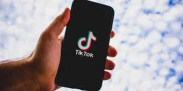 Mundo: Menino de 12 anos morre após fazer desafio que virou ‘trend’ no TikTok