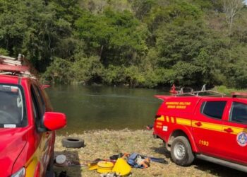 Banhista morre afogado ao tentar recuperar chinelo que caiu em rio em MG