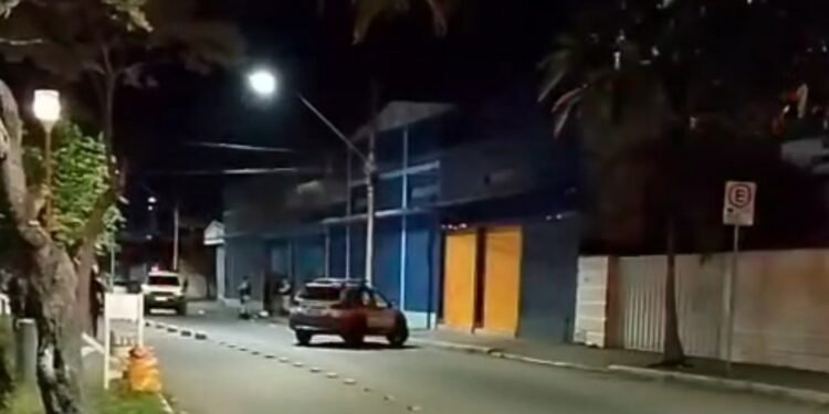 Tiroteio no centro de Campo Belo deixa um homem morto e duas mulheres feridas