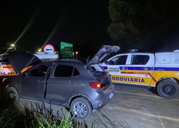 Polícia Militar recupera carro roubado após perseguição na MG-050 entre Formiga e Pimenta