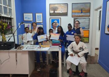 Participantes do SCFV visitam o “Atelier de Arte Maria José Boaventura” e vivenciam a arte como forma de transformação