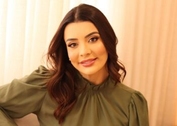 Nutricionista Melina Morais é reconhecida com o Prêmio Mérito Lojista 2025