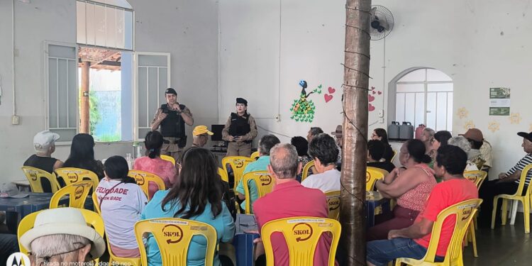 Formiga: palestra educativa é realizada pela Polícia Militar no Centro de Convivência do Idoso
