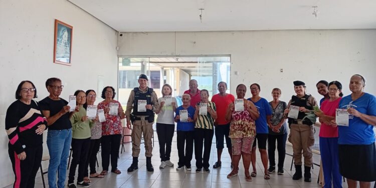 Polícia Militar promove ações educativas de proteção ao idoso em Formiga