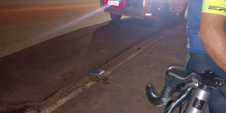 Adolescente sofre ferimentos na face e tem dentes amolecidos após colisão entre bicicletas na Av. Geraldo Almeida