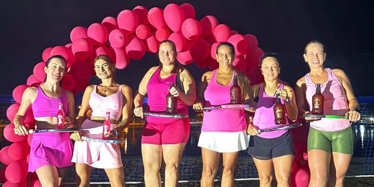 Torneio de Beach Tênis feminino movimenta o Clube Centenário em comemoração ao Outubro Rosa