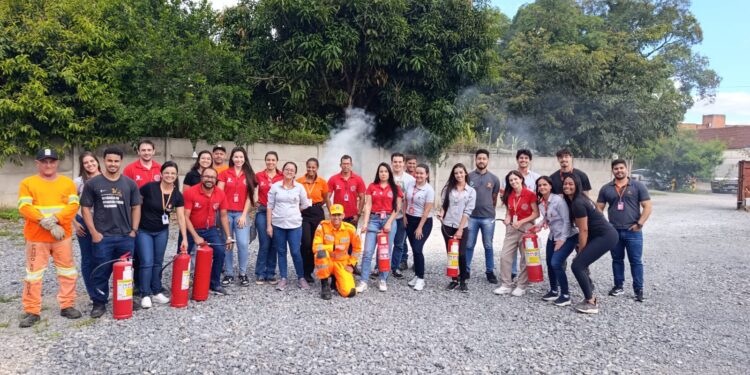 Bombeiros realizam curso de ‘Brigada de Incêndio’ para colaboradores da Prumo Engenharia