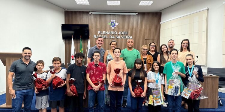 Realizada premiação do 1º Concurso de Redação de Córrego Fundo