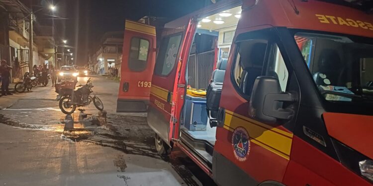 Colisão entre motocicletas deixa um ferido na Rua Agostinho Teles de Castro em Formiga