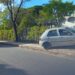 Motorista bate em ambulância do SAMU, tenta fugir e destrói muro em Formiga