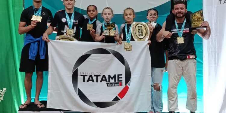 Tatame do Bem conquista o título de campeã geral do Campeonato Mineiro de Jiu-Jitsu em Belo Horizonte