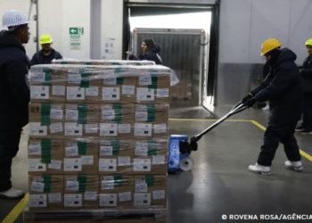 Brasil recebe lote de medicamento para tratar câncer de mama no SUS