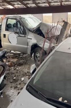 Caminhão desgovernado atinge casa no bairro Novo Horizonte em Formiga