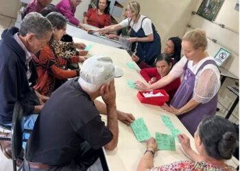 Centro de Convivência da Pessoa Idosa participa de atividade especial na Biblioteca Pública de Formiga