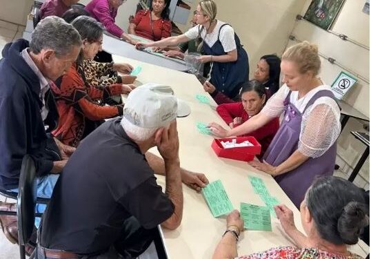 Centro de Convivência da Pessoa Idosa participa de atividade especial na Biblioteca Pública de Formiga