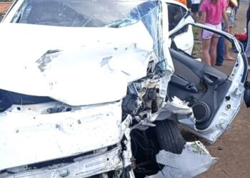 Jovem sem CNH perde o controle de carro e provoca grave acidente na BR-352 em Pitangui
