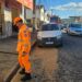 Bombeiros eliminam risco de derrapagem no Bairro Santa Tereza, em Formiga