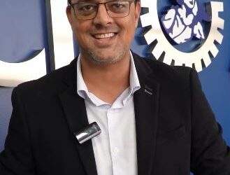 Flaviano Costa é reconhecido como o jornalista mais lembrado no Mérito Lojista 2025