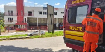 Colisão entre motocicletas deixa dois feridos na via lateral da MG-050, em Formiga