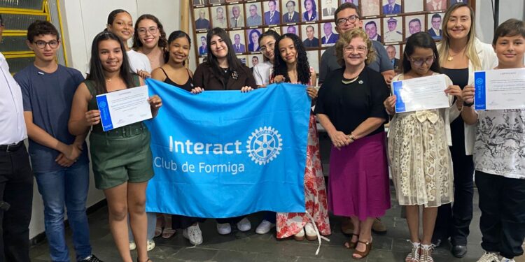 Premiação do projeto “O cheiro das páginas amarelas” do Interact Formiga