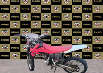 Moto furtada é recuperada pela PM em porão de residência no Centro de Formiga