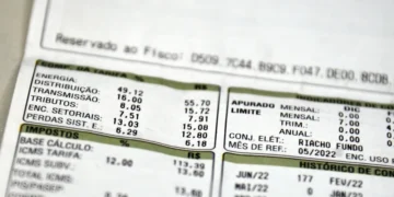 Aneel decide manter bandeira vermelha para a conta de energia no mês de novembro