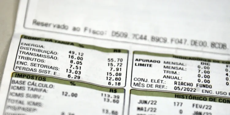 Aneel decide manter bandeira vermelha para a conta de energia no mês de novembro