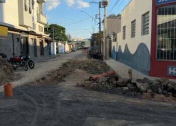 SAAE Formiga realiza substituição das redes de água e esgoto entre as ruas Vereadora Maria Hilda e Camilo Fonseca