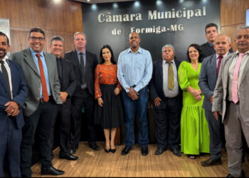 Ex-vereador Luiz Carlos Estevão utiliza a tribuna da Câmara para destacar lutas e avanços no combate ao racismo