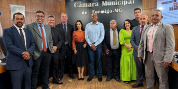 Ex-vereador Luiz Carlos Estevão utiliza a tribuna da Câmara para destacar lutas e avanços no combate ao racismo