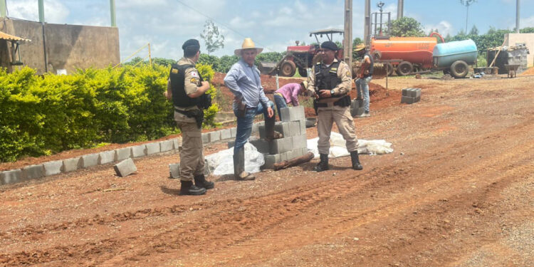 Polícia Militar reforça segurança no campo com reunião comunitária em Córrego Fundo